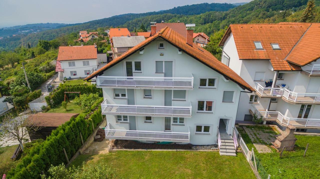 Apartmán Big 4 Bedroom With Private Parking *