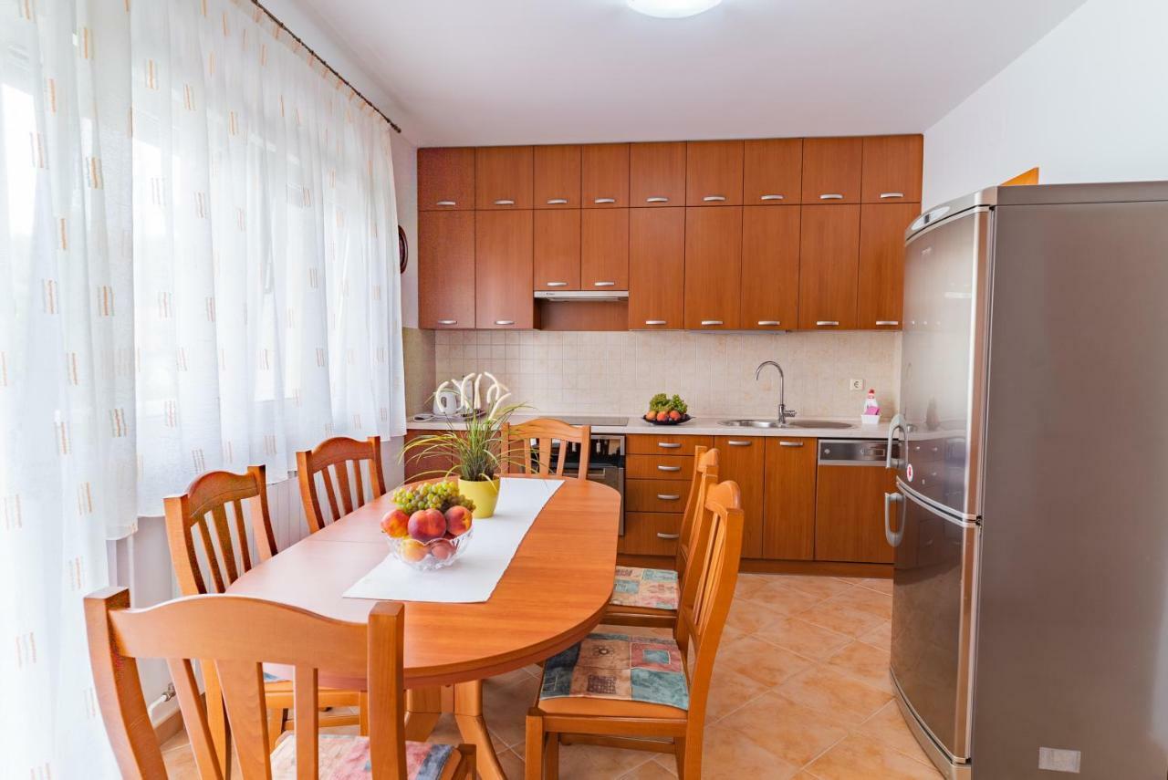 Big 4 Bedroom With Private Parking * Záhřeb