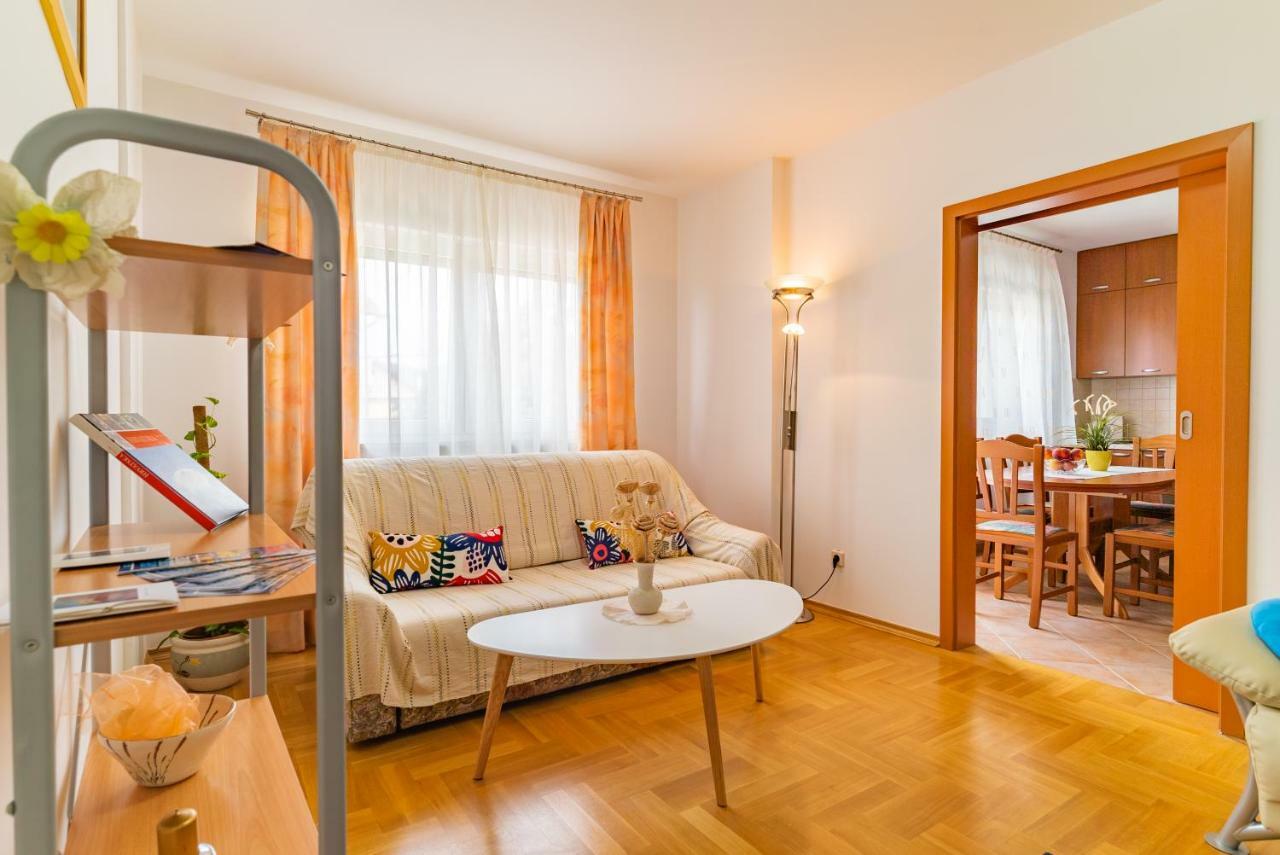 Apartmán Big 4 Bedroom With Private Parking Záhřeb