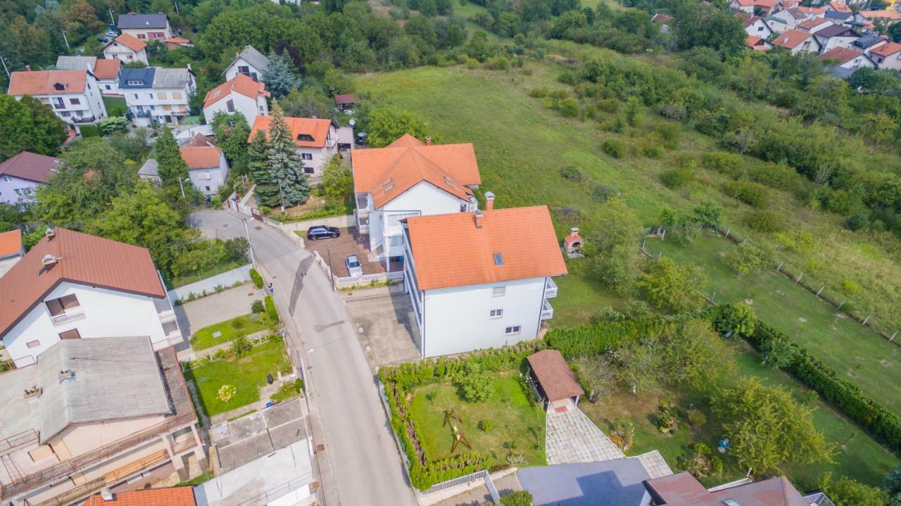 Big 4 Bedroom With Private Parking Záhřeb